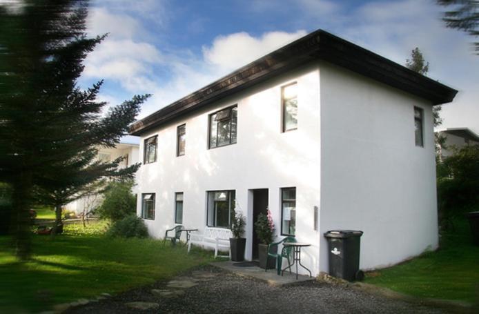 Husavik Guesthouse Екстер'єр фото