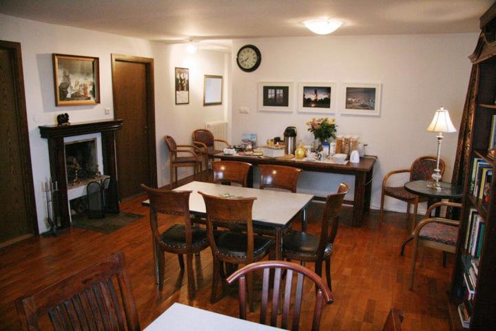 Husavik Guesthouse Екстер'єр фото