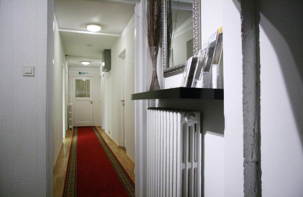 Husavik Guesthouse Екстер'єр фото